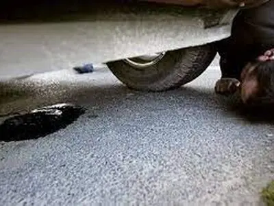 این 4 مورد از دلایل اصلی نشت روغن از زیر خودرو است