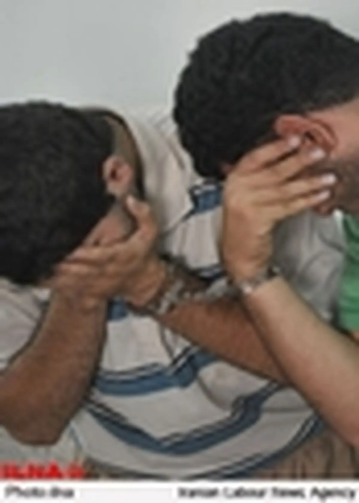 دو سارق اموال داخل خودروهای شهر اصفهان دستگیر شدند