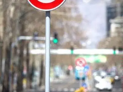 دستورالعمل علائم عمودی راهنمایی و رانندگی شهری تصویب شد