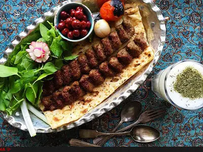 رقابتِ کباب و آبگوشت ایرانی با پاستا و قهوه‌ ایتالیا و فرانسه شدنی نیست