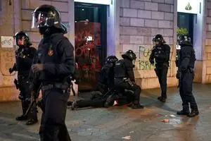 بازداشت ۸ تن در درگیری حامیان فسلطین و پلیس در اسپانیا