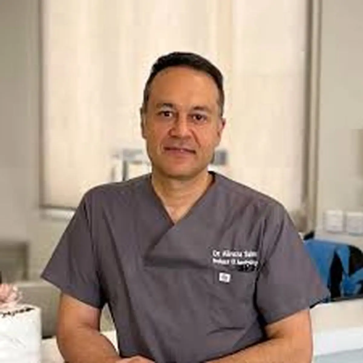 صندلی‌های تخصصی بیهوشی پر نمی‌شوند/ افزایش سن مهاجرت اساتید پزشکی به بالای ۵۰ سال