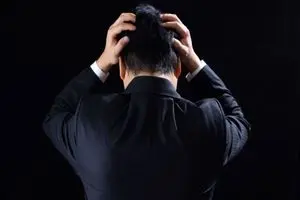 کدام سرگیجه‌ها خطرناکند؟ | دلیل این مدل سرگیجه کم‌آبی بدن است