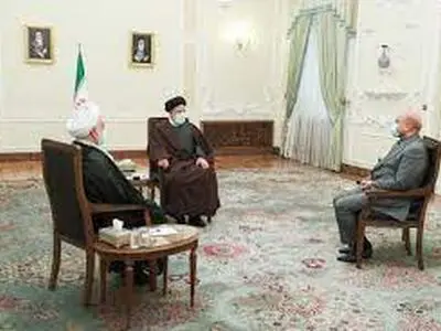 اجتماع رؤساء السلطات الثلاث ینعقد باستضافة ایة الله رئیسی