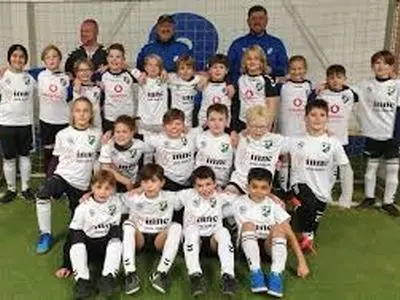 ویدئو: حرکت خیره‌کننده دروازه‌بان نونهال آینتراخت فرانکفورت