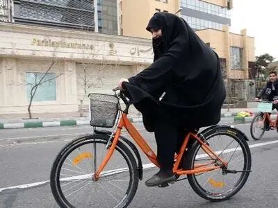 دوچرخه سواری خانم ها در شهر ممنوع است/ ایجاد فضای اختصاصی برای بانوان در مشهد 