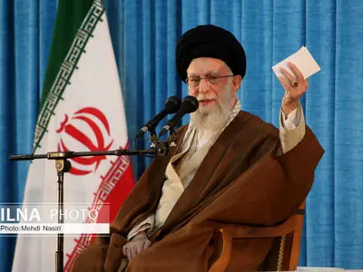 قائد الثورة الإسلامیة: قدراتنا على مواجهة التهديدات العسكرية عالية والعدو والصديق يعرف هذا الأمر