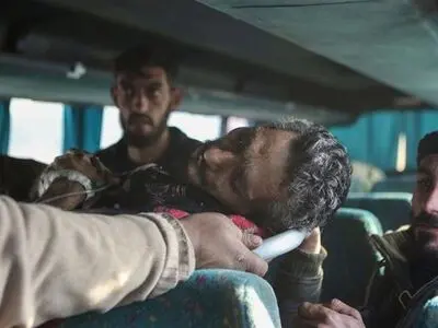 Aleppo evacuations resume after delays
