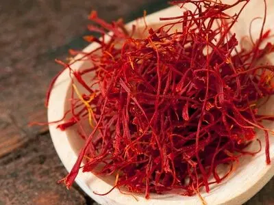 معرفی ۵۰ فروشنده زعفران غیراستاندارد در اطراف حرم رضوی به تعزیرات