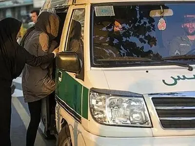 گلایه روزنامه جوان از برخوردهای تند گشت ارشاد: این اصرار بر روش نامطلوب برای چیست