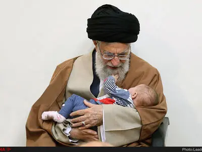 دیدار رهبر انقلاب با تعدادی از خانواده‌های معظم شهیدان