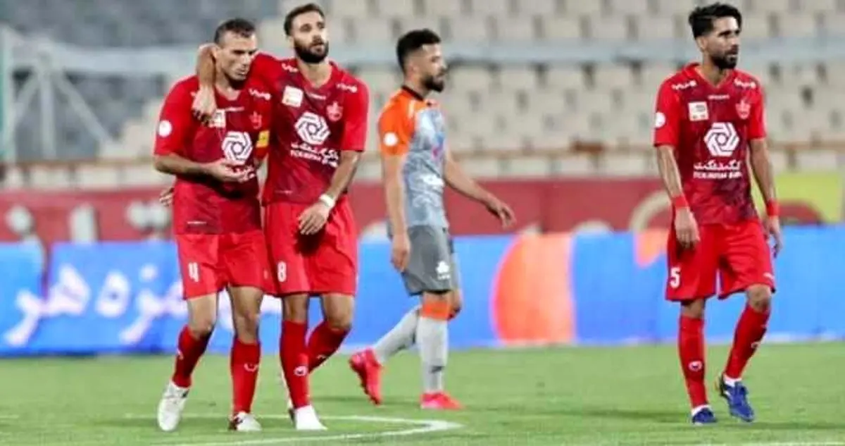 ویدیو: ورود بازیکنان پرسپولیس به ورزشگاه شهید دستگردی