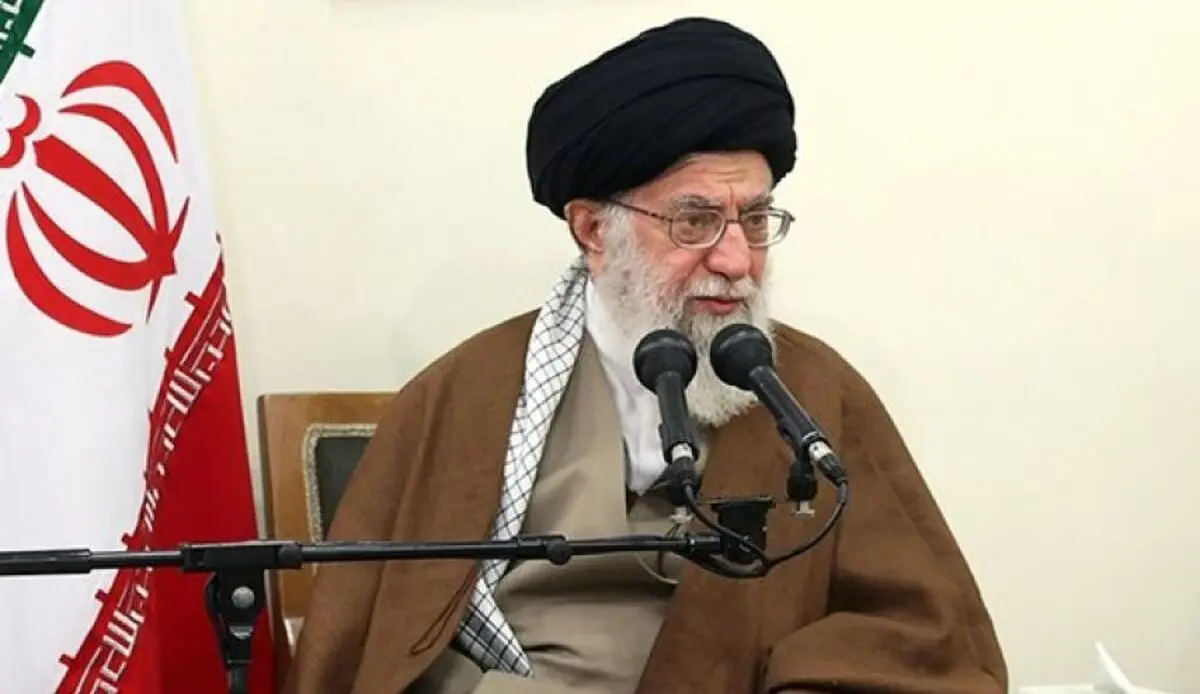 قائد الثورة: لا ینبغی ان تنخفض الحرکة العلمیة للبلاد