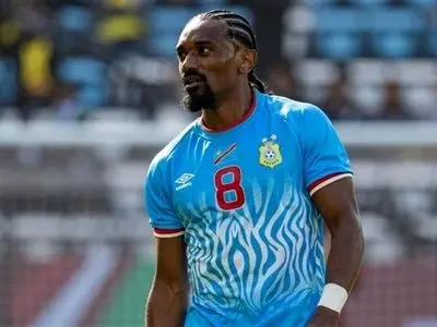 ویدئو: نمایش بامزه بازیکن روی برانکارد