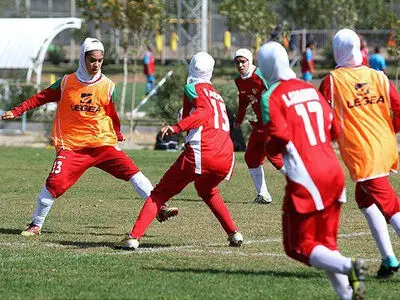 نصیری : بازیکنان تمرینات پرنشاط و با انگیزه ای را برگزار می کنند