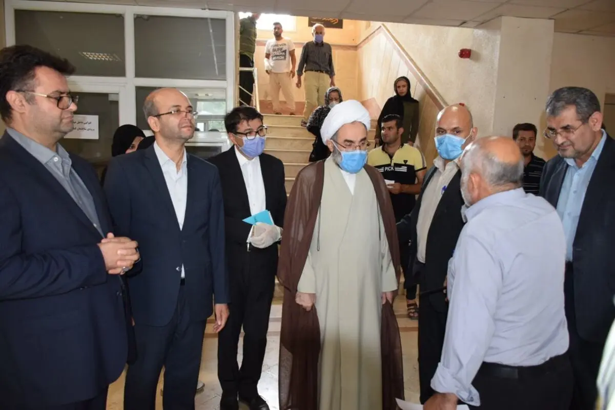 بازدید سرزده نماینده ولی فقیه در گیلان از دادسرای عمومی و انقلاب شهرستان رشت