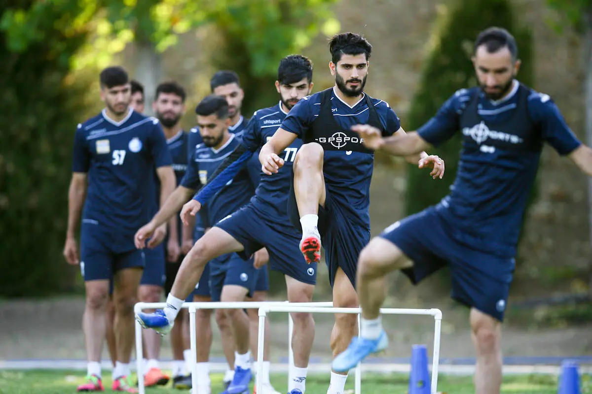 استقلال و عادت‌هایی که ترک نمی‌شود؛ تعویض، سانتر و گل زنی در وقت اضافه! 