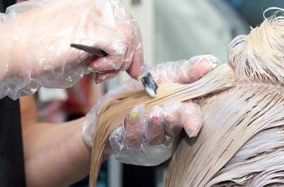 چه رنگی سفیدی مو را می‌گیرد؟ + بهترین ترکیب رنگ