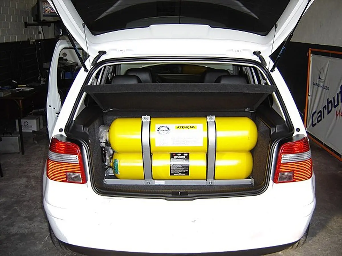معضل انفجار خودروهای دوگانه‌سوز قابل حل است/ کاهش ۱۷ درصدی مصرف CNG 
