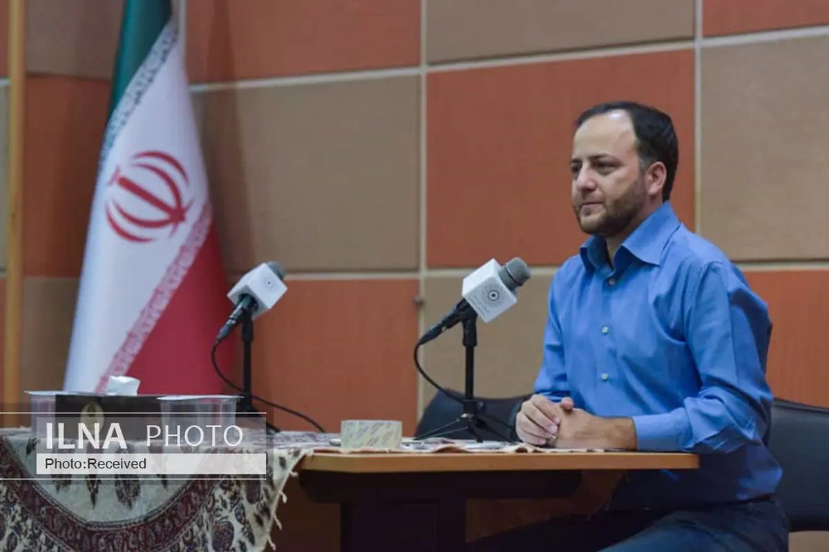تهیه‌کنندگانی که با انحصار قدرت گرفته‌اند کارت‌شان را اجاره می‌دهند/دولت در جایگاهی نیست که به کسی مجوز کارگردانی بدهد/ رانت امروز سینما، نتیجه فرایند اعطای مجوز است