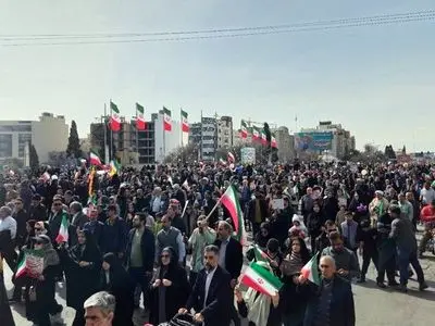 مراسم راهپیمایی ۲۲ بهمن در فارس و شیراز برگزار شد