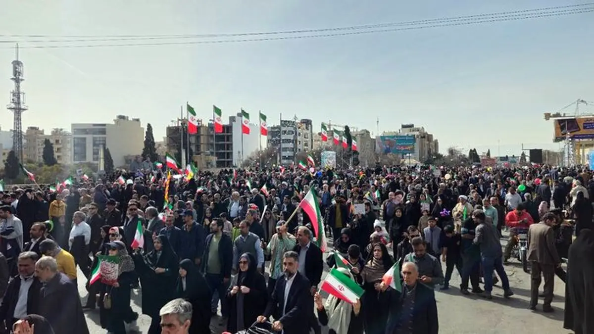 مراسم راهپیمایی ۲۲ بهمن در فارس و شیراز برگزار شد