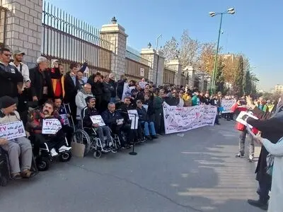 بودجه قانون حمایت از حقوق معلولان کافی نیست/ مجلس فکری به حالِ ما کند! 