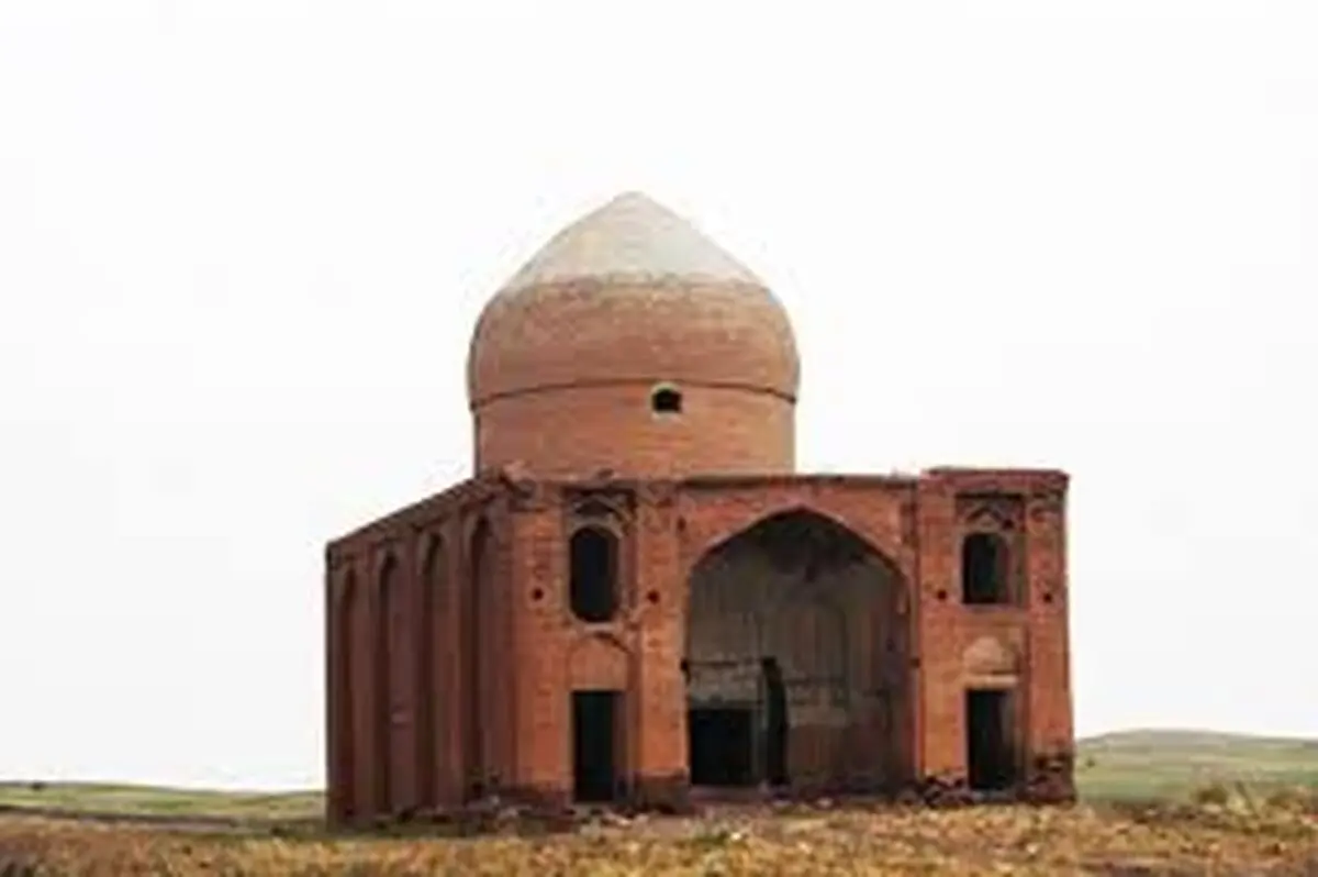 مرمت زیارتگاه هفت صندوق در تاکستان 