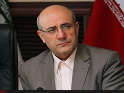 وجود لیسانسه‌ها و فوق‌لیسانسه‌های فاقد دانش در ادارات/مفت‌خوری باید متوقف شود