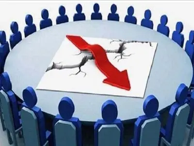 سازمان مدیریت بحران باید تبدیل به معاونت یا وزارتخانه‌ای زیر نظر رئیس‌جمهور شود/ معلوم نیست در بحران‌ها باید یقه چه کسی را گرفت!