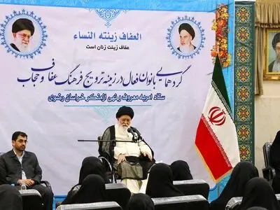 هر نوع ارتباط با نامحرم به هر سبکی خطر دین و اخلاق دارد/ حجاب برای زنان اجبارپذیر نیست