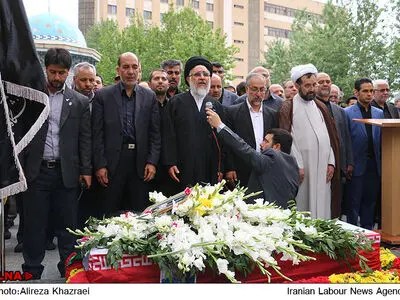 مراسم ختم صادق آیینه‌وند برگزار شد