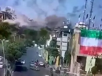 یکی از شاهدان عینی جنایت اسرائیل در میدان تجریش به تلویزیون می‌آید