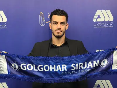 مدافع راست یحیی راهی گل گهر شد