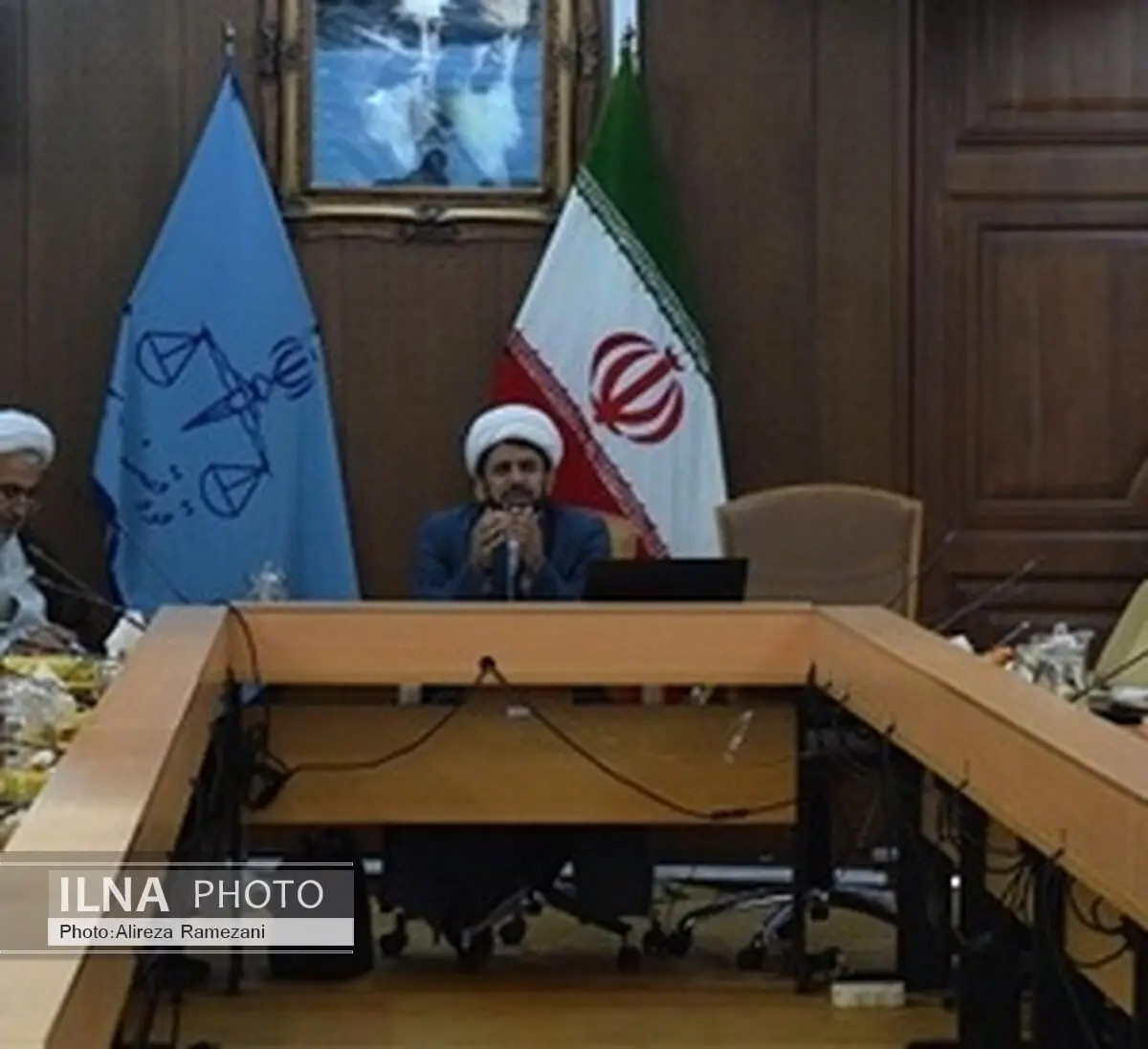  آسیب‌های رسانه‌ای دلیل دور شدن جوانان و نوجوانان از نماز است
