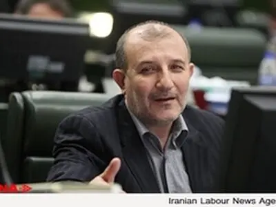 از دولت لایحه هدفمندی می‌خواهیم، بعد آن را رد می‌کنیم