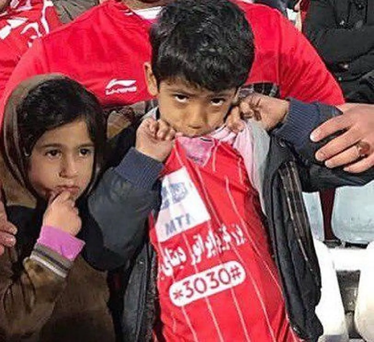اقدام تحسین برانگیز باشگاه پرسپولیس برای دو تماشاگر ویژه بازی صنعت نفت آبادان
