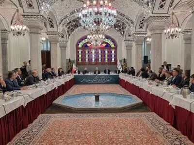 نشست معاونان پارلمانی دستگاه‌های دولتی و نهادها با رئیس مجلس برگزار شد