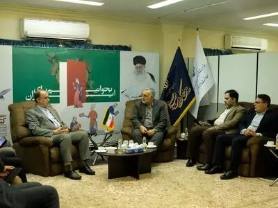 باید کتاب را در متن زندگی مردم قرار دهیم