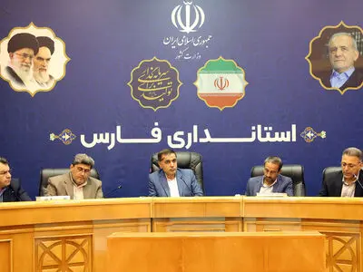 طرح توسعه گلخانه‌ها با استفاده از نیروگاه‌های خورشیدی در فارس دنبال می شود