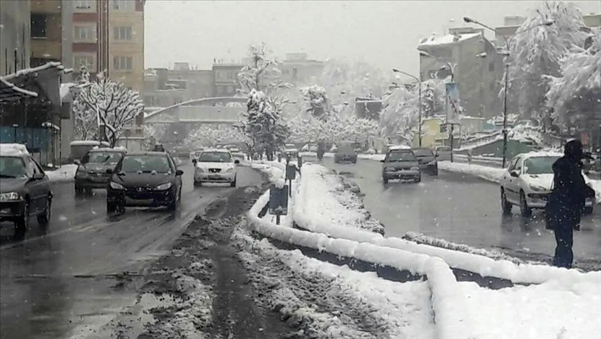 بارش برف و باران در محورهای ۹ استان/مه گرفتگی در ارتفاعات کندوان و فیروزکوه