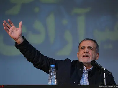 بچه‌هایی که جبهه رفتند وقتی به قدرت رسیدند عوض شدند/ انقلابی ماندن مهم است/ درست کردن مملکت کار ساده‌ای نیست