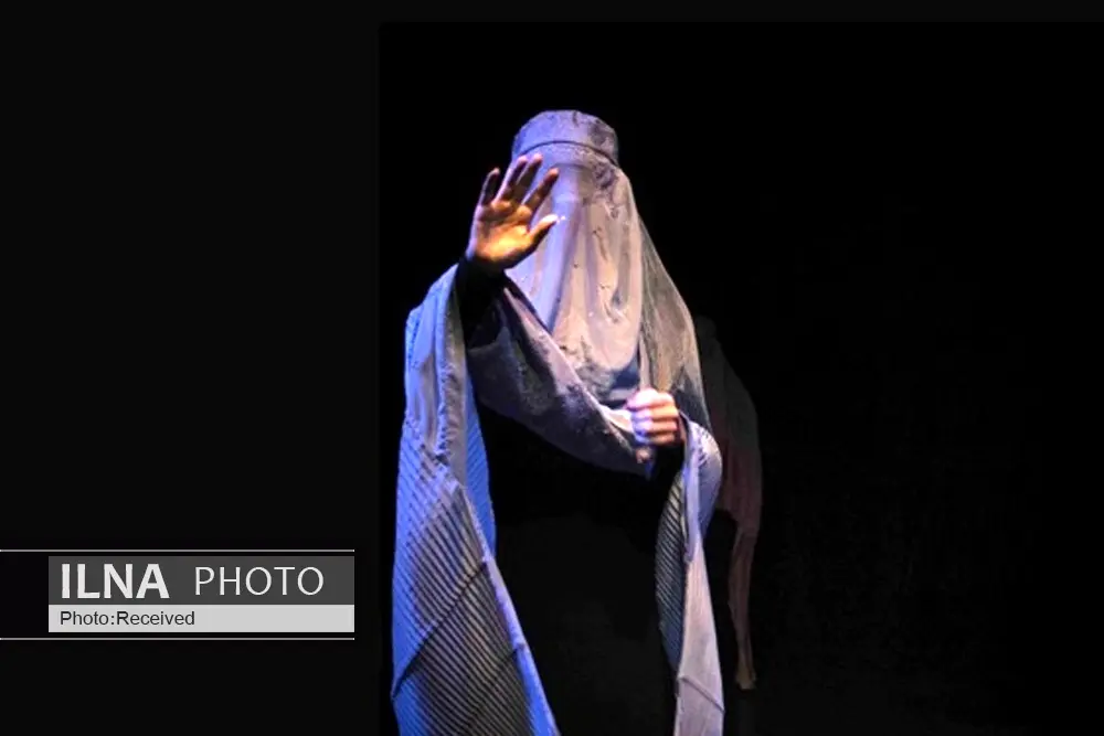 تئاتری که به‌جای افغانستان در ایران اجرا شد/ مهاجران بیش از دیگران درگیر معضلات اجتماعی می‌شوند