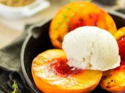 طرز تهیه بستنی هلویی رژیمی بدون شکر