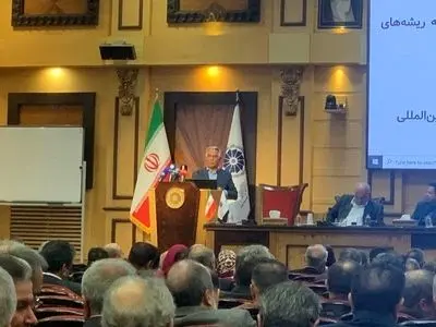 فشار اقتصادی بر سفره مردم کاملا محسوس است/ ضرورت رفع موانع تولید  