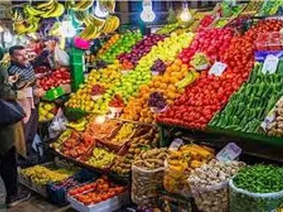 فراوانی کالاهای اساسی در بازار شب یلدای استان مرکزی