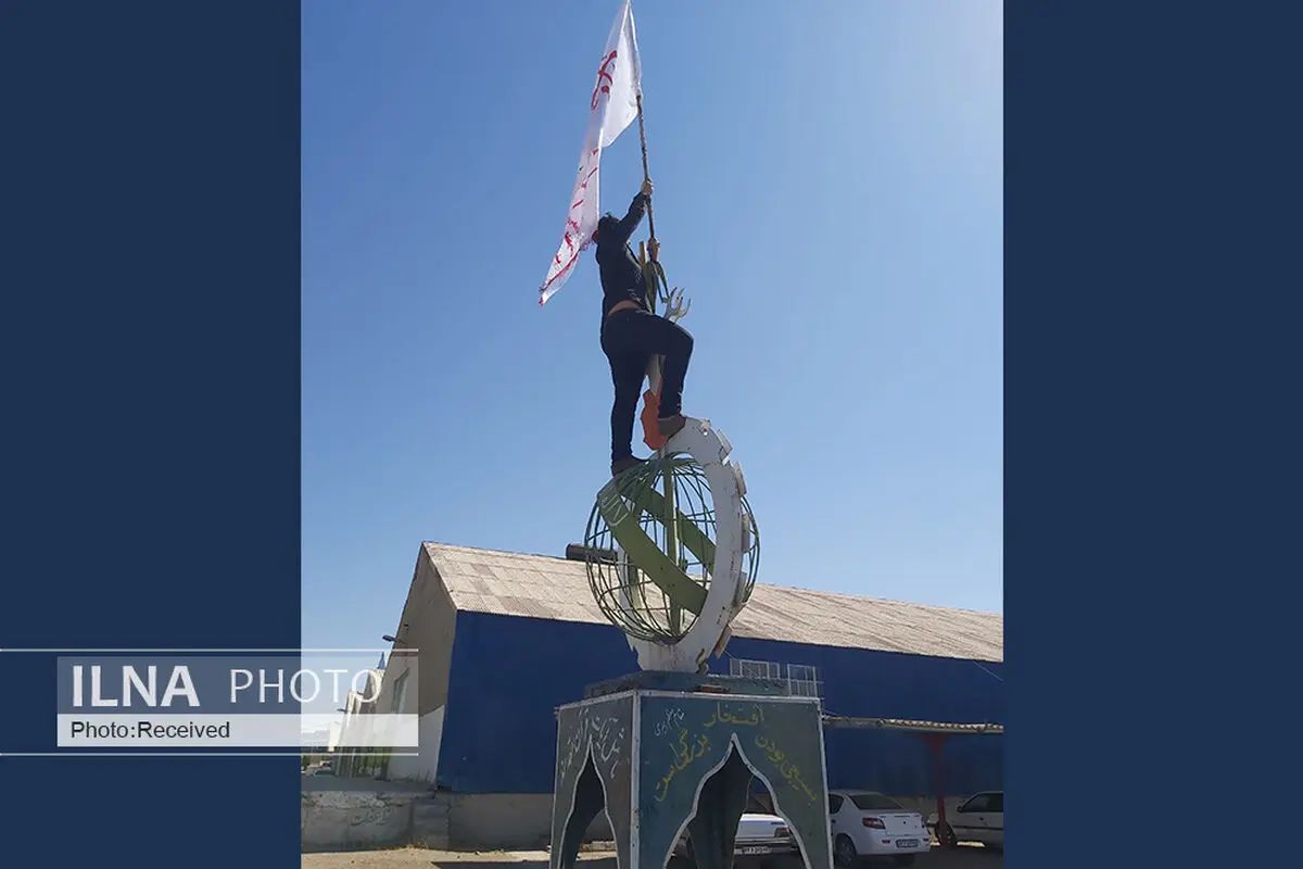 بازگشت به کار نیمی از کارگران نیشکر  هفت تپه/ تجمع کارگران هنوز ادامه دارد