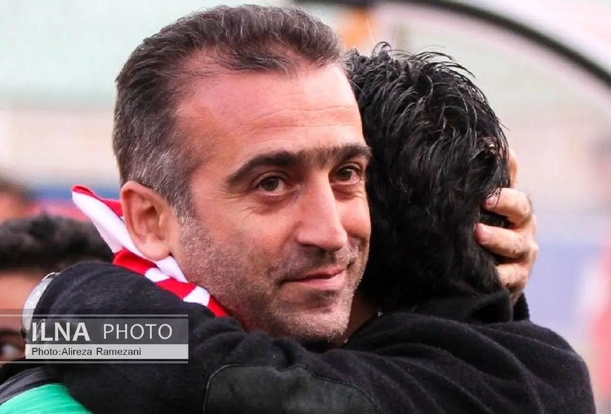 فراز کمالوند در سوگ پدر عزادار شد