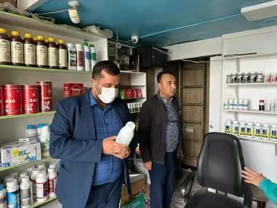 برگزاری مانور نظارت بر فروشگاه‌های عرضه آفت‌کش‌های گیاهی در فارس 