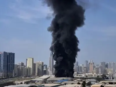 سقوط دو پهپاد در نزدیکی فرودگاه دبی؛ ۴ نفر زخمی شدند
